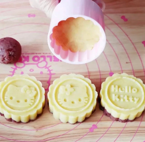 CHEFMADE Pink Moon Cake Mould Set – Accessory Lane